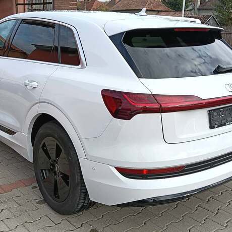 Audi -E-tron 50 Quattro