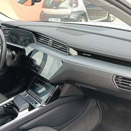 Audi -E-tron 50 Quattro