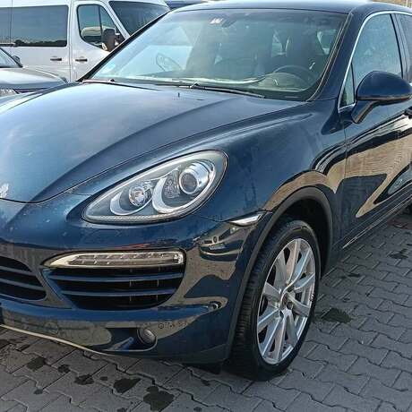 Porsche-Cayenne